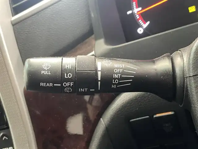 トヨタ ヴェルファイア 2．4Z 鹿児島県 2013(平25)年 13.6万km ホワイトパールクリスタルシャイン 禁煙車/フリップダウンモニター/両側パワースライドドア/サンルーフ/社外SDナビ(AVIC-R2802)/　・Bluetooth/　・CD/DVD/　・フルセグTV/　・AUX/　・AM/FM/　・USB/バックカメラ/ETC/スマホホルダー/コーナーセンサー/純正フロアマット/純正アルミホイール/ステアリングリモコン/電動格納ミラー/オートライト/プッシュスタート