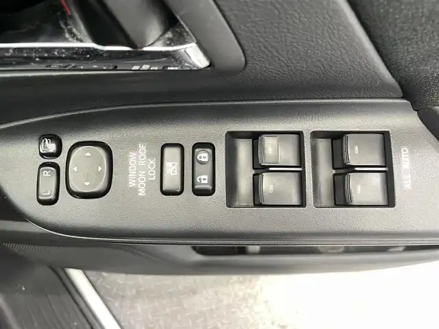 トヨタ ヴェルファイア 2．4Z 鹿児島県 2013(平25)年 13.6万km ホワイトパールクリスタルシャイン 禁煙車/フリップダウンモニター/両側パワースライドドア/サンルーフ/社外SDナビ(AVIC-R2802)/　・Bluetooth/　・CD/DVD/　・フルセグTV/　・AUX/　・AM/FM/　・USB/バックカメラ/ETC/スマホホルダー/コーナーセンサー/純正フロアマット/純正アルミホイール/ステアリングリモコン/電動格納ミラー/オートライト/プッシュスタート