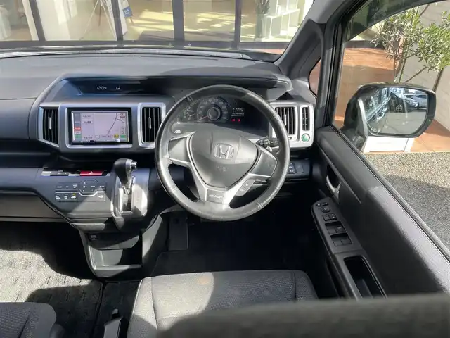 ホンダ ステップワゴン スパーダ Z 高知県 2012(平24)年 9.7万km プレミアムスパークルブラックパール (株)IDOMが運営する【じしゃロン高知店】の自社ローン対象車両になります。こちらは現金ご利用時の価格です。自社ローンご希望の方は別途その旨お申付け下さい。/社外ナビ　バックカメラ　ＴＶ　ＥＴＣ　ドライブレコーダー　両側パワースライドドア　アイドリングストップ　　横滑り防止　フロアマット　ドアバイザー