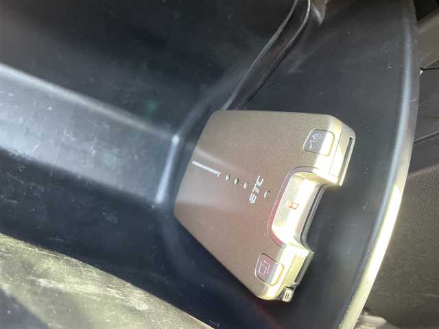 ホンダ ステップワゴン スパーダ Z 高知県 2012(平24)年 9.7万km プレミアムスパークルブラックパール (株)IDOMが運営する【じしゃロン高知店】の自社ローン対象車両になります。こちらは現金ご利用時の価格です。自社ローンご希望の方は別途その旨お申付け下さい。/社外ナビ　バックカメラ　ＴＶ　ＥＴＣ　ドライブレコーダー　両側パワースライドドア　アイドリングストップ　　横滑り防止　フロアマット　ドアバイザー