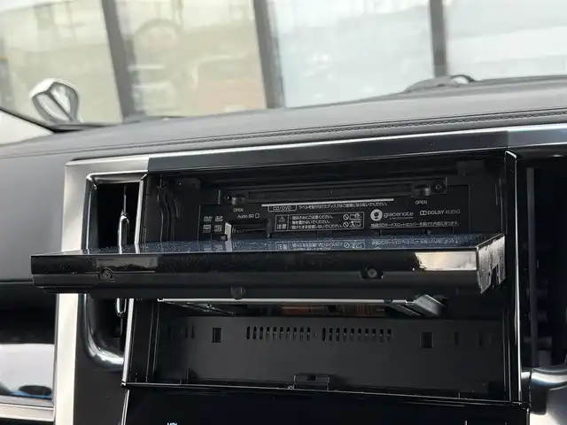 トヨタ アルファード S Cパッケージ 道南・函館 2019(平31)年 4.1万km ホワイトパールクリスタルシャイン ・４WD    寒冷地仕様/・モデリスタエアロ/・純正ディスプレイオーディオ/・CD/DVD/SD/・バックカメラ/・フルセグTV/・Bluetooth接続/・プリクラッシュセーフティ/・アクセサリーコンセント/・ブラインドスポットモニター/・アイドリングストップ/・レーダークルーズコントロール/・シーケンシャルウインカー/・デジタルインナーミラー/・電動リアゲート/・ステアリングヒーター/・オートマチックハイビーム/・両側パワースライドドア/・メモリーパワーシート/・シートヒーター/・エアシート/・コーナーセンサー/・MTモード付AT