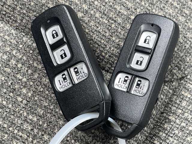 ホンダ Ｎ ＢＯＸ G L ホンダセンシング 佐賀県 2018(平30)年 7.3万km プレミアムイエローパールⅡ ワンオーナー/ホンダセンシング/・衝突軽減ブレーキ（CMBS）/・車線維持支援システム（LKAS）/・アダプティブクルーズコントロール（ACC）/・レーンキープアシストシステム/純正メモリーナビ/　フルセグTV　CD　DVD　USB　Bluetooth/バックカメラ/ETC/両側パワースライドドア/ステアリングリモコン/LEDヘッドライト/オートハイビーム/ウインカーミラー/ドアバイザ―/プッシュスタート