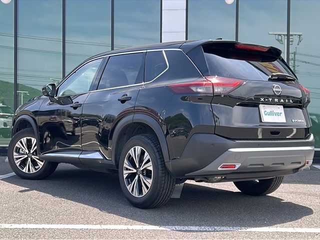 日産 エクストレイル X 福岡県 2022(令4)年 4.2万km ダイヤモンドブラック ワンオーナー/純正ナビゲーション/（フルセグ/Bluetooth/CarPlay）/アラウンドビューモニター/衝突被害軽減システム/インテリジェント LI （車線逸脱防止支援システム） /LDW（車線逸脱警報）/インテリジェント BSI（後側方衝突防止支援システム） /BSW（後側方車両検知警報）/RCTA（後退時車両検知警報）/インテリジェント DA（ふらつき警報）/インテリジェント FCW（前方衝突予測警報/標識検知機能/踏み間違い衝突防止アシスト/シートヒーター/防水シート/ハンドル支援/プロパイロット/AC100V給電/純正18インチアルミ