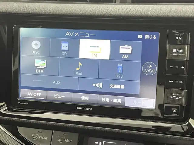 トヨタ アクア S 熊本県 2016(平28)年 6.7万km ライムホワイトパールクリスタルシャイン 社外ナビAVIC-RW303（ＣＤ・ＤＶＤ・フルセグ・ＢＴ・ＳＤ・ＡＵＸ・ｉｐｏｄ・ＵＳＢ）/バックカメラ　/ＥＴＣ　/ＴＲＤエアロ（Ｆ・Ｓ・Ｒ）/車両接近通報装置　/横滑り防止　/純正フロアマット　/社外１７インチＡＷ　/オートライト/LEDヘッドライト/フォグライト/スマートキー/プッシュスタート