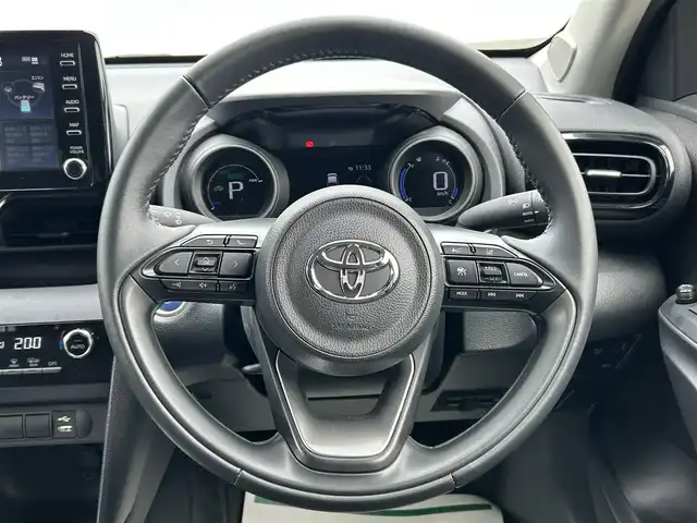 トヨタ ヤリスクロス ハイブリッド G 山形県 2021(令3)年 2万km ブラックマイカ/ホワイトパールクリスタルシャイン 2トーン ワンオーナー/禁煙車/トヨタセーフティセンス/レーダークルーズコントロール/純正ディスプレイオーディオ/BT/USB/Miracast/全周囲カメラ/純正エンジンスターター/ステアリングリモコン/コーナーセンサー/ETC2.0/純正LEDヘッドライト/USBポート/横滑り防止装置/社外アルミスタッドレス車載/スマートキー/スペアキー/サイドエアバック/純正フロアマット/純正ドアバイザー/新車保証書/取扱説明書