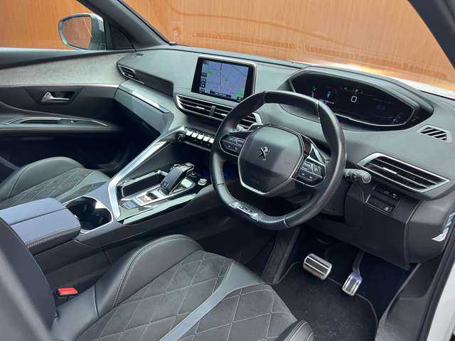 プジョー ３００８ GT ブルー HDi 千葉県 2018(平30)年 4.3万km パール ＡＣＣ　/純正ナビ　/フルセグＴＶ　/バックカメラ　/ハーフレザーシート　/ＬＥＤヘッドライト　/ハイビームアシスト　/電動リアゲート　/ＥＴＣ　/純正１８インチＡＷ