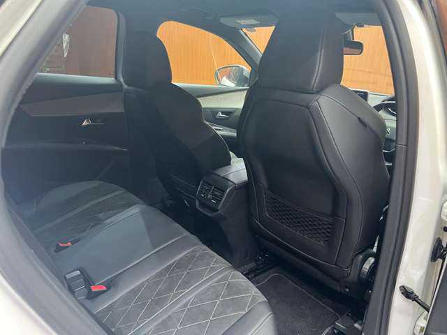 プジョー ３００８ GT ブルー HDi 千葉県 2018(平30)年 4.3万km パール ＡＣＣ　/純正ナビ　/フルセグＴＶ　/バックカメラ　/ハーフレザーシート　/ＬＥＤヘッドライト　/ハイビームアシスト　/電動リアゲート　/ＥＴＣ　/純正１８インチＡＷ