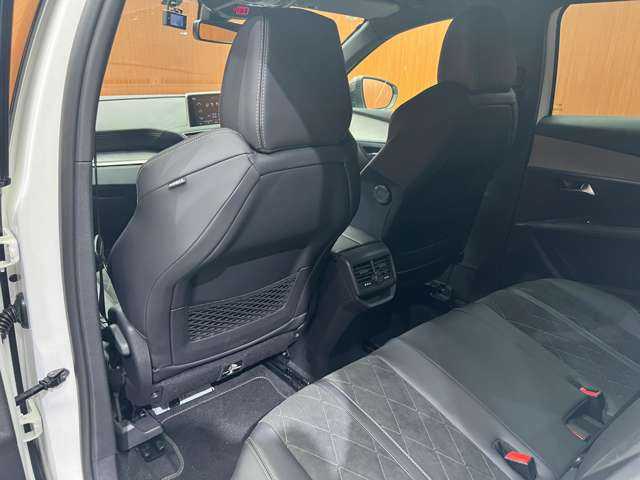 プジョー ３００８ GT ブルー HDi 千葉県 2018(平30)年 4.3万km パール ＡＣＣ　/純正ナビ　/フルセグＴＶ　/バックカメラ　/ハーフレザーシート　/ＬＥＤヘッドライト　/ハイビームアシスト　/電動リアゲート　/ＥＴＣ　/純正１８インチＡＷ