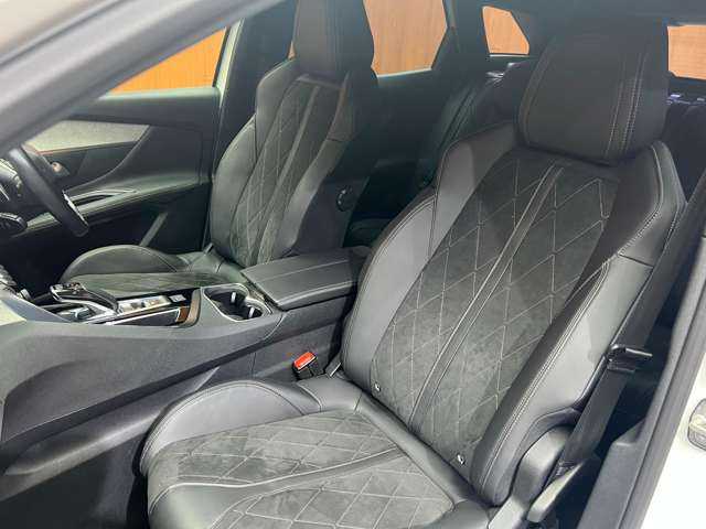 プジョー ３００８ GT ブルー HDi 千葉県 2018(平30)年 4.3万km パール ＡＣＣ　/純正ナビ　/フルセグＴＶ　/バックカメラ　/ハーフレザーシート　/ＬＥＤヘッドライト　/ハイビームアシスト　/電動リアゲート　/ＥＴＣ　/純正１８インチＡＷ