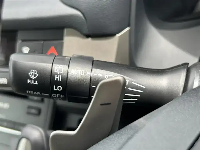 レクサス ＣＴ 200h バージョンL 熊本県 2020(令2)年 2万km グラファイトブラックガラスフレーク ワンオーナー/純正ナビ/・AM/FM/CD/DVD/BD/SD/USB/AUX/BT/・フルセグTV　/バックカメラ/レーンディパーチャーアラート/レーダークルーズコントロール/プリクラッシュセーフティ/オートマチックハイビーム/クリアランスソナー/トラクションコントロール/車両接近通報装置/前後コーナーセンサー/革巻きステアリング/・ステアリングリモコン/・ステアリングヒーター/・パドルシフト/ETC2.0/レザーシート/・D/N席シートヒーター/・D/N席パワーシート/・D席シートメモリー/社外ドライブレコーダー（前後）【HDR360GW】/電動格納ミラー/・ウィンカーミラー/オートライト/・LEDライト/純正ドアバイザー/トノカバー/レーザー＆レーダー探知機（ZERO707LV）/純正フロアマット/純正アルミホイール/スマートキー/・カードキー
