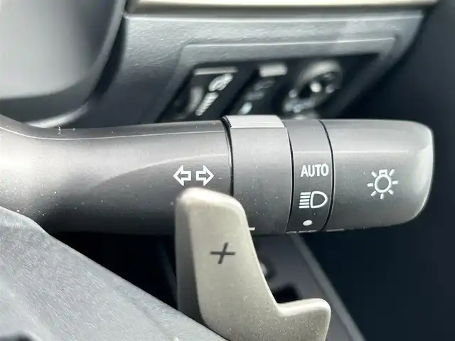 レクサス ＣＴ 200h バージョンL 熊本県 2020(令2)年 2万km グラファイトブラックガラスフレーク ワンオーナー/純正ナビ/・AM/FM/CD/DVD/BD/SD/USB/AUX/BT/・フルセグTV　/バックカメラ/レーンディパーチャーアラート/レーダークルーズコントロール/プリクラッシュセーフティ/オートマチックハイビーム/クリアランスソナー/トラクションコントロール/車両接近通報装置/前後コーナーセンサー/革巻きステアリング/・ステアリングリモコン/・ステアリングヒーター/・パドルシフト/ETC2.0/レザーシート/・D/N席シートヒーター/・D/N席パワーシート/・D席シートメモリー/社外ドライブレコーダー（前後）【HDR360GW】/電動格納ミラー/・ウィンカーミラー/オートライト/・LEDライト/純正ドアバイザー/トノカバー/レーザー＆レーダー探知機（ZERO707LV）/純正フロアマット/純正アルミホイール/スマートキー/・カードキー
