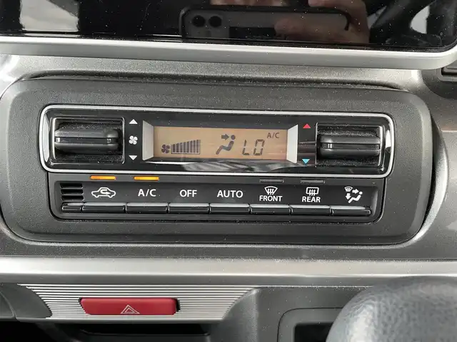 スズキ スペーシア ギア HYBRID XZ 千葉県 2019(令1)年 3.3万km フェニックスレッドパール/ガンメタリック2トーンルーフ 純正メモリナビ/(フルセグTV CD DVD BT FM AM)/全周囲カメラ/ルーフレール/リアサーキュレーター/衝突被害軽減システム/車線逸脱警報/両側パワースライドドア/横滑り防止装置/アイドリングストップ/LEDヘッドライト/フォグランプ/オートライト/ウィンカーミラー/電動格納ミラー/シートヒーター/シートリフター/プッシュスタート/スマートキー/フロアマット/ドアバイザー/スペアキー/取扱説明書/保証書