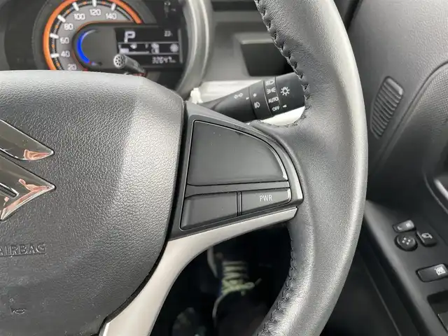 スズキ スペーシア ギア HYBRID XZ 千葉県 2019(令1)年 3.3万km フェニックスレッドパール/ガンメタリック2トーンルーフ 純正メモリナビ/(フルセグTV CD DVD BT FM AM)/全周囲カメラ/ルーフレール/リアサーキュレーター/衝突被害軽減システム/車線逸脱警報/両側パワースライドドア/横滑り防止装置/アイドリングストップ/LEDヘッドライト/フォグランプ/オートライト/ウィンカーミラー/電動格納ミラー/シートヒーター/シートリフター/プッシュスタート/スマートキー/フロアマット/ドアバイザー/スペアキー/取扱説明書/保証書