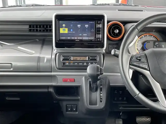 スズキ スペーシア ギア HYBRID XZ 千葉県 2019(令1)年 3.3万km フェニックスレッドパール/ガンメタリック2トーンルーフ 純正メモリナビ/(フルセグTV CD DVD BT FM AM)/全周囲カメラ/ルーフレール/リアサーキュレーター/衝突被害軽減システム/車線逸脱警報/両側パワースライドドア/横滑り防止装置/アイドリングストップ/LEDヘッドライト/フォグランプ/オートライト/ウィンカーミラー/電動格納ミラー/シートヒーター/シートリフター/プッシュスタート/スマートキー/フロアマット/ドアバイザー/スペアキー/取扱説明書/保証書