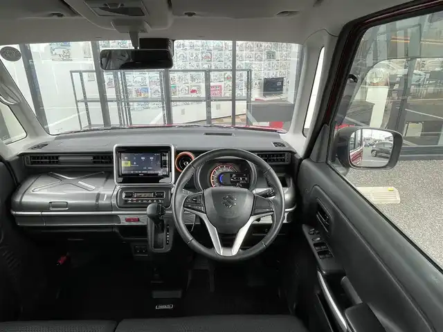 スズキ スペーシア ギア HYBRID XZ 千葉県 2019(令1)年 3.3万km フェニックスレッドパール/ガンメタリック2トーンルーフ 純正メモリナビ/(フルセグTV CD DVD BT FM AM)/全周囲カメラ/ルーフレール/リアサーキュレーター/衝突被害軽減システム/車線逸脱警報/両側パワースライドドア/横滑り防止装置/アイドリングストップ/LEDヘッドライト/フォグランプ/オートライト/ウィンカーミラー/電動格納ミラー/シートヒーター/シートリフター/プッシュスタート/スマートキー/フロアマット/ドアバイザー/スペアキー/取扱説明書/保証書