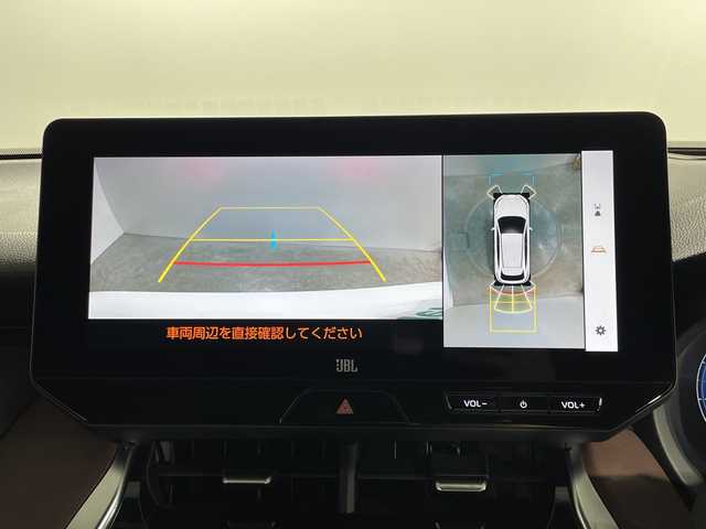 トヨタ ハリアー Z レザーパッケージ 神奈川県 2023(令5)年 2.3万km プラチナホワイトパールマイカ 純正12.3型ディスプレイオーディオ/コネクティッドナビ/JBLプレミアムサウンド/フルセグ　AM FM Bluetooth　USB　Miracast/パノラミックビューモニター/セーフティセンス/プリクラッシュセーフティ/レーダークルーズコントロール/ロードサインアシスト/ドライバー異常時対応システム/横断歩行者検知機能/緊急時操舵支援/レーントレーシングアシスト/アダブティブハイビームアシスト/カーブ速度抑制/低速時加速抑制機能/先行車発進告知/パーキングサポートブレーキ/ブラインドスポットモニター/革巻きステアリング/ステアリングヒーター/電動チルト/テレスコピックステアリング/前席シートヒーター/ベンチレーション/運転席ポジションメモリー/ダークグレーステッチ入ブラック革シート/パワーバックドア/ヘッドアップディスプレイ/デジタルインナーミラー/SOSコール/ナノイーX/ETC2.0/プッシュスタート/スマートキー/LEDヘッドランプ/オートライト/LEDフロントフォグランプ/純正19インチアルミホイール/純正リアスポイラー