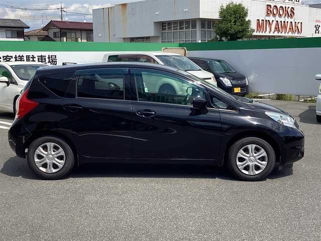日産 ノート X 徳島県 2016(平28)年 5.8万km スーパーブラック 純正7インチSDナビ/フルセグTV/バックカメラ/Bluetooth/衝突被害軽減ブレーキ/レーンキープアシスト/ETC/電格ミラー/スマートキー×2/プッシュスタート/アイドリングストップ/社外LED球交換