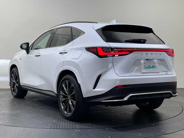 レクサス ＮＸ 350 Fスポーツ 愛媛県 2024(令6)年 1.4万km ホワイトノーヴァガラスフレーク １４型ナビ/フルセグ／Ｂｌｕｅｔｏｏｔｈ／スマホ連携／ＵＳＢ/全方位カメラ/サンルーフ/マークレビンソンサウンド/衝突軽減ブレーキ/パーキングアシスト/レーダークルーズコントロール/ＥＴＣ２．０/前後ドライブレコーダー/パワーバックドア/DN席パワーシート/レザーシート/DN席シートヒーター/ベンチレーション/レーンキープアシスト/前後コーナーセンサー/オートマチックハイビーム