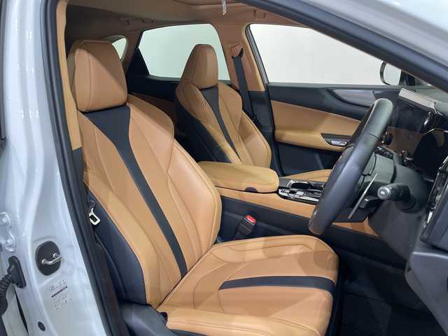レクサス ＮＸ 350 Fスポーツ 愛媛県 2024(令6)年 1.4万km ホワイトノーヴァガラスフレーク １４型ナビ/フルセグ／Ｂｌｕｅｔｏｏｔｈ／スマホ連携／ＵＳＢ/全方位カメラ/サンルーフ/マークレビンソンサウンド/衝突軽減ブレーキ/パーキングアシスト/レーダークルーズコントロール/ＥＴＣ２．０/前後ドライブレコーダー/パワーバックドア/DN席パワーシート/レザーシート/DN席シートヒーター/ベンチレーション/レーンキープアシスト/前後コーナーセンサー/オートマチックハイビーム