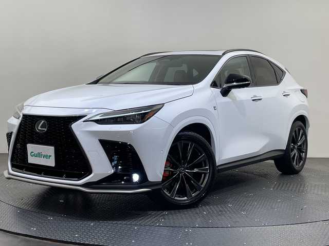 レクサス ＮＸ 350 Fスポーツ 愛媛県 2024(令6)年 1.4万km ホワイトノーヴァガラスフレーク １４型ナビ/フルセグ／Ｂｌｕｅｔｏｏｔｈ／スマホ連携／ＵＳＢ/全方位カメラ/サンルーフ/マークレビンソンサウンド/衝突軽減ブレーキ/パーキングアシスト/レーダークルーズコントロール/ＥＴＣ２．０/前後ドライブレコーダー/パワーバックドア/DN席パワーシート/レザーシート/DN席シートヒーター/ベンチレーション/レーンキープアシスト/前後コーナーセンサー/オートマチックハイビーム