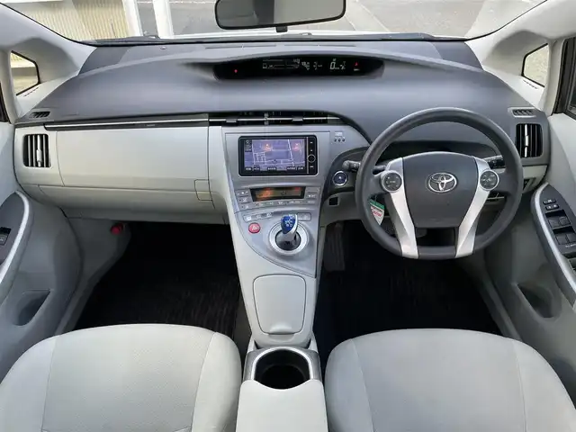 トヨタ プリウス S ツーリングセレクション 東京都 2012(平24)年 4.8万km ホワイトパールクリスタルシャイン 純正ナビ/TV/CD/DVD/Bluetooth/バックモニター/ビルトインETC/ドライブレコーダー/車両接近通報装置/EVモード/ECOモード/純正フロアマット/純正アルミホイール/ステアリングスイッチ/スマートキー