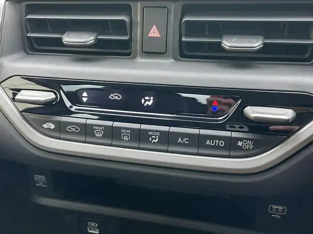 ホンダ ＷＲ－Ｖ Z+ 岩手県 2024(令6)年 0.3万km プラチナホワイトパール 純正ナビ/フルセグTV/衝突軽減ブレーキ/レーンキープアシスト/レーダークルーズコントロール/コーナーセンサー/パドルシフト/ルーフレール/純正17インチアルミ/LEDヘッドライト/フォグライト