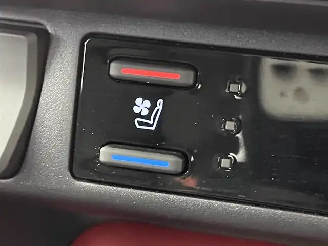 トヨタ ＲＡＶ４ アドベンチャー オフロードPKG 群馬県 2021(令3)年 4.4万km グレーメタリック 純正ディスプレイオーディオ　バックカメラ　レーダークルーズコントロール　ＬＥＤ　ＡＨＢ　エアシート　シートヒーター　純正１８インチＡＷ　ステアリングリモコン　ＥＴＣ２．０　ドライブレコーダー　禁煙車