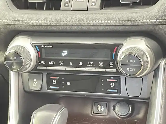 トヨタ ＲＡＶ４ G 千葉県 2023(令5)年 3.9万km アティチュードブラックマイカ 禁煙車/トヨタセーフティセンス/・プリクラッシュセーフティ/・レーントレーシングアシスト/・レーダークルーズコントロール/・オートマチックハイビーム/・プロアクティブドライビングアシスト/・アダプティブハイビームシステム/・ロードサインアシスト/パワーバックドア/純正10.5インチディスプレイオーディオ/バックカメラ/サイドカメラ/レーダークルーズコントロール/LEDオートライト/シートヒーター/エアシート/純正１８インチアルミホイール/純正フロアマット/USBポート/プッシュスタート/スマートキー/保証書