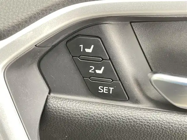 トヨタ ＲＡＶ４ G 千葉県 2023(令5)年 3.9万km アティチュードブラックマイカ 禁煙車/トヨタセーフティセンス/・プリクラッシュセーフティ/・レーントレーシングアシスト/・レーダークルーズコントロール/・オートマチックハイビーム/・プロアクティブドライビングアシスト/・アダプティブハイビームシステム/・ロードサインアシスト/パワーバックドア/純正10.5インチディスプレイオーディオ/バックカメラ/サイドカメラ/レーダークルーズコントロール/LEDオートライト/シートヒーター/エアシート/純正１８インチアルミホイール/純正フロアマット/USBポート/プッシュスタート/スマートキー/保証書