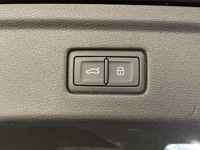 アウディ Ａ５ SB 2．0 TFSI スポーツ 新潟県 2018(平30)年 5万km アーガスブラウンMM ＜オプション装備＞/バーチャルコックピット/ラグジュアリーパッケージ/・パーシャルレザー/・デコラティブパネル オークナチュラルグレー/アシスタンスパッケージ/・パークアシスト/・プレセンスリヤ/・サラウンドビューカメラ/・サイドアシスト/・リヤサイドエアバッグ/マトリクスLEDヘッドライトパッケージ/・マトリクスLEDヘッドライト/・ヘッドライトウォッシャー/＜標準装備＞/アダプティブクルーズコントロール/オートマチックテールゲート/パワーシート（D/N）/シートヒーター（D/N）/MMI ナビゲーション/純正ナビ/・Bluetooth/TV/FM/AM/ドライブレコーダー/プッシュスタート/アイドリングストップ/ETC2.0