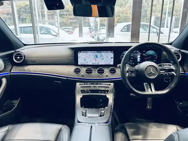 メルセデス・ベンツ Ｅ２００ ステーションワゴン スポーツ 大阪府 2020(令2)年 1.8万km オブシディアンブラック レザエクスクルーシブP/レーダーセーフティP/サンルーフ/HUD/ACC/Burmeste/純正ナビ/TV/360度カメラ/applecarplay/純正19インチAW/LEDヘッドライト/アンビエントライト/電動リアゲート/ブラインドスポット/ワイヤレス充電/黒革/メモリ付きパワーシート/シートヒーター/パフュームアトマイザー