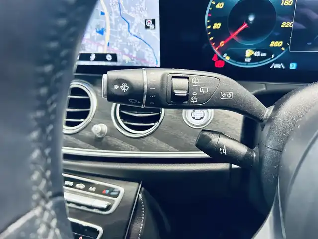 メルセデス・ベンツ Ｅ２００ ステーションワゴン スポーツ 大阪府 2020(令2)年 1.8万km オブシディアンブラック レザエクスクルーシブP/レーダーセーフティP/サンルーフ/HUD/ACC/Burmeste/純正ナビ/TV/360度カメラ/applecarplay/純正19インチAW/LEDヘッドライト/アンビエントライト/電動リアゲート/ブラインドスポット/ワイヤレス充電/黒革/メモリ付きパワーシート/シートヒーター/パフュームアトマイザー