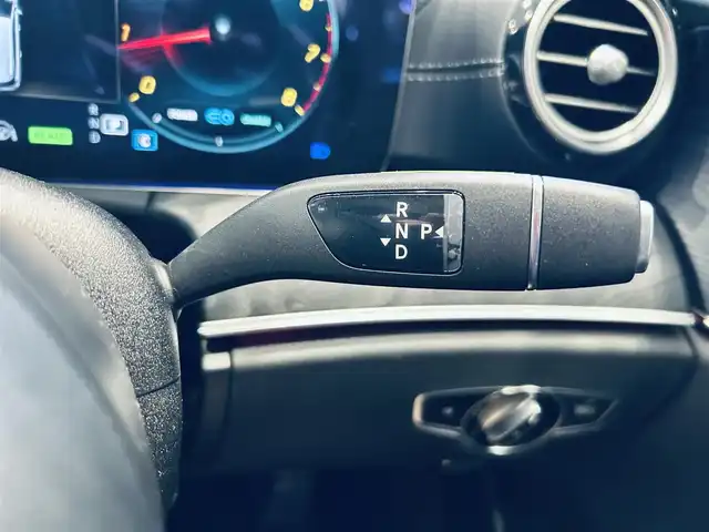 メルセデス・ベンツ Ｅ２００ ステーションワゴン スポーツ 大阪府 2020(令2)年 1.8万km オブシディアンブラック レザエクスクルーシブP/レーダーセーフティP/サンルーフ/HUD/ACC/Burmeste/純正ナビ/TV/360度カメラ/applecarplay/純正19インチAW/LEDヘッドライト/アンビエントライト/電動リアゲート/ブラインドスポット/ワイヤレス充電/黒革/メモリ付きパワーシート/シートヒーター/パフュームアトマイザー