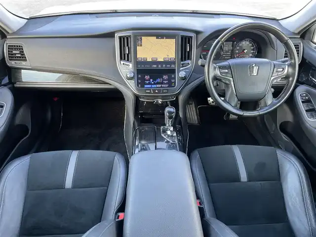 トヨタ クラウン ハイブリッド アスリートSJ-フロンティアLTD 福岡県 2018(平30)年 10.5万km ホワイトパールクリスタルシャイン トヨタセーフティセンス/PCS/LDA/クリアランスソナー/メーカーナビ/フルセグTV/CD/DVD/BT/SD/AUX/AM/FM/バックカメラ/レーダークルーズコントロール/ＬＥＤオートライト/オートハイビーム/フォグランプ/前席シートヒーター/ステアリングヒーター/前席パワーシート/純正１７ＡＷ/ビルトインETC/ウッドコンビ革巻きステアリング/アルミペダル/ハーフレザー/スマートキー/プッシュスタート/ステアリングリモコン