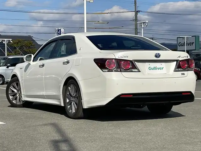 トヨタ クラウン ハイブリッド アスリートSJ-フロンティアLTD 福岡県 2018(平30)年 10.5万km ホワイトパールクリスタルシャイン トヨタセーフティセンス/PCS/LDA/クリアランスソナー/メーカーナビ/フルセグTV/CD/DVD/BT/SD/AUX/AM/FM/バックカメラ/レーダークルーズコントロール/ＬＥＤオートライト/オートハイビーム/フォグランプ/前席シートヒーター/ステアリングヒーター/前席パワーシート/純正１７ＡＷ/ビルトインETC/ウッドコンビ革巻きステアリング/アルミペダル/ハーフレザー/スマートキー/プッシュスタート/ステアリングリモコン