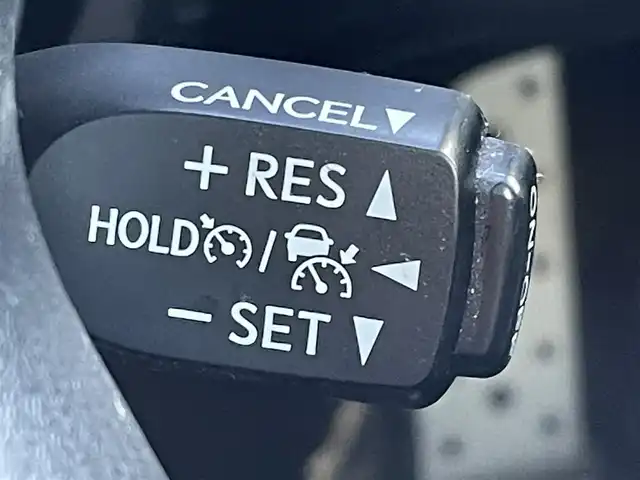 トヨタ クラウン ハイブリッド アスリートSJ-フロンティアLTD 福岡県 2018(平30)年 10.5万km ホワイトパールクリスタルシャイン トヨタセーフティセンス/PCS/LDA/クリアランスソナー/メーカーナビ/フルセグTV/CD/DVD/BT/SD/AUX/AM/FM/バックカメラ/レーダークルーズコントロール/ＬＥＤオートライト/オートハイビーム/フォグランプ/前席シートヒーター/ステアリングヒーター/前席パワーシート/純正１７ＡＷ/ビルトインETC/ウッドコンビ革巻きステアリング/アルミペダル/ハーフレザー/スマートキー/プッシュスタート/ステアリングリモコン