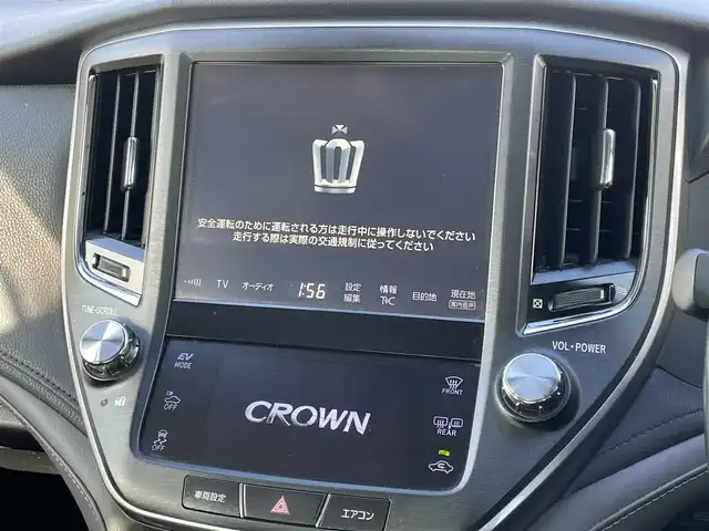 トヨタ クラウン ハイブリッド アスリートSJ-フロンティアLTD 福岡県 2018(平30)年 10.5万km ホワイトパールクリスタルシャイン トヨタセーフティセンス/PCS/LDA/クリアランスソナー/メーカーナビ/フルセグTV/CD/DVD/BT/SD/AUX/AM/FM/バックカメラ/レーダークルーズコントロール/ＬＥＤオートライト/オートハイビーム/フォグランプ/前席シートヒーター/ステアリングヒーター/前席パワーシート/純正１７ＡＷ/ビルトインETC/ウッドコンビ革巻きステアリング/アルミペダル/ハーフレザー/スマートキー/プッシュスタート/ステアリングリモコン