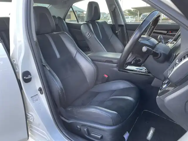 トヨタ クラウン ハイブリッド アスリートSJ-フロンティアLTD 福岡県 2018(平30)年 10.5万km ホワイトパールクリスタルシャイン トヨタセーフティセンス/PCS/LDA/クリアランスソナー/メーカーナビ/フルセグTV/CD/DVD/BT/SD/AUX/AM/FM/バックカメラ/レーダークルーズコントロール/ＬＥＤオートライト/オートハイビーム/フォグランプ/前席シートヒーター/ステアリングヒーター/前席パワーシート/純正１７ＡＷ/ビルトインETC/ウッドコンビ革巻きステアリング/アルミペダル/ハーフレザー/スマートキー/プッシュスタート/ステアリングリモコン