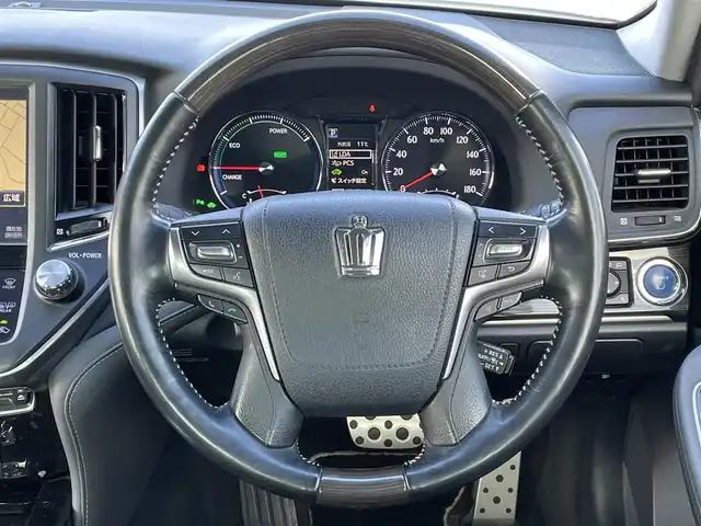 トヨタ クラウン ハイブリッド アスリートSJ-フロンティアLTD 福岡県 2018(平30)年 10.5万km ホワイトパールクリスタルシャイン トヨタセーフティセンス/PCS/LDA/クリアランスソナー/メーカーナビ/フルセグTV/CD/DVD/BT/SD/AUX/AM/FM/バックカメラ/レーダークルーズコントロール/ＬＥＤオートライト/オートハイビーム/フォグランプ/前席シートヒーター/ステアリングヒーター/前席パワーシート/純正１７ＡＷ/ビルトインETC/ウッドコンビ革巻きステアリング/アルミペダル/ハーフレザー/スマートキー/プッシュスタート/ステアリングリモコン