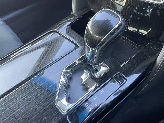 トヨタ クラウン ハイブリッド アスリートSJ-フロンティアLTD 福岡県 2018(平30)年 10.5万km ホワイトパールクリスタルシャイン トヨタセーフティセンス/PCS/LDA/クリアランスソナー/メーカーナビ/フルセグTV/CD/DVD/BT/SD/AUX/AM/FM/バックカメラ/レーダークルーズコントロール/ＬＥＤオートライト/オートハイビーム/フォグランプ/前席シートヒーター/ステアリングヒーター/前席パワーシート/純正１７ＡＷ/ビルトインETC/ウッドコンビ革巻きステアリング/アルミペダル/ハーフレザー/スマートキー/プッシュスタート/ステアリングリモコン