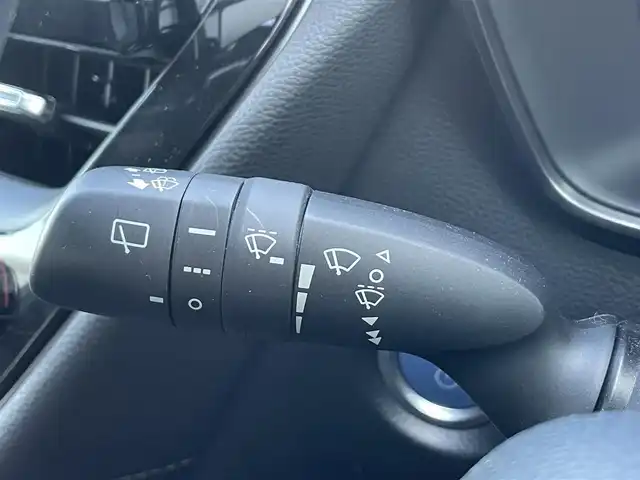 トヨタ カローラツーリング ハイブリッド ダブルバイビー 佐賀県 2019(令1)年 2.7万km スパークリングブラックパールクリスタルシャイン トヨタセーフティセンス/・プリクラッシュセーフティ/・レーダークルーズコントロール/・レーントレーシングアシスト/・オートマチックハイビーム/クリアランスソナー/純正ディスプレイオーディオ/・バックカメラ/・フルセグTV/BT/純正17インチAW/LEDヘッドライト/革巻きステアリング/ステアリングヒーター/プッシュスタート/電動パーキングスイッチ/ETC/社外前後ドラレコ/スペアキー×1