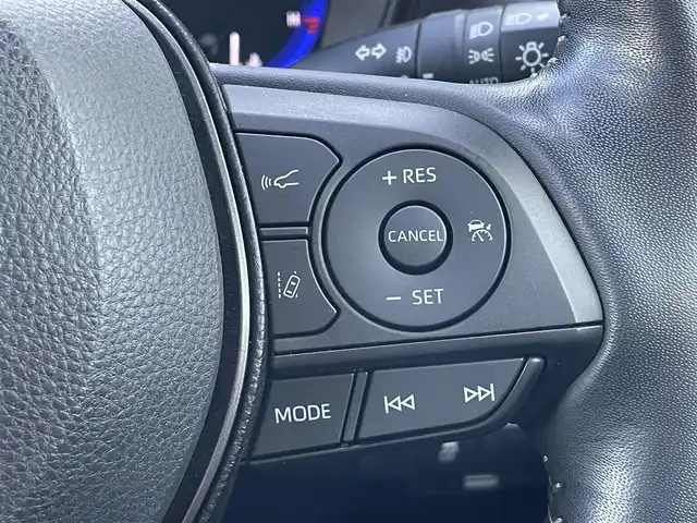 トヨタ カローラツーリング ハイブリッド ダブルバイビー 佐賀県 2019(令1)年 2.7万km スパークリングブラックパールクリスタルシャイン トヨタセーフティセンス/・プリクラッシュセーフティ/・レーダークルーズコントロール/・レーントレーシングアシスト/・オートマチックハイビーム/クリアランスソナー/純正ディスプレイオーディオ/・バックカメラ/・フルセグTV/BT/純正17インチAW/LEDヘッドライト/革巻きステアリング/ステアリングヒーター/プッシュスタート/電動パーキングスイッチ/ETC/社外前後ドラレコ/スペアキー×1