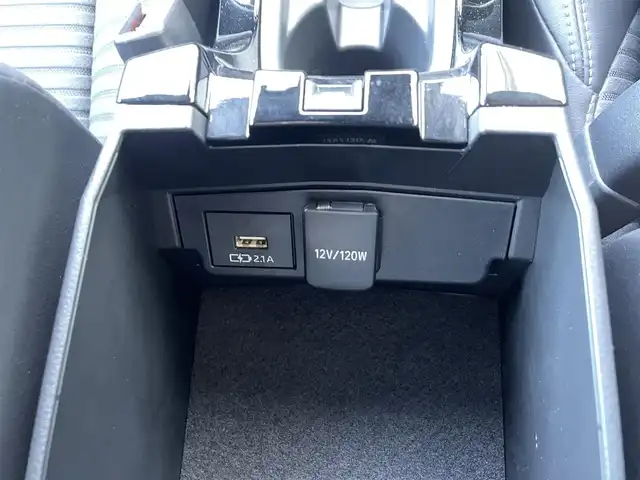 トヨタ カローラツーリング ハイブリッド ダブルバイビー 佐賀県 2019(令1)年 2.7万km スパークリングブラックパールクリスタルシャイン トヨタセーフティセンス/・プリクラッシュセーフティ/・レーダークルーズコントロール/・レーントレーシングアシスト/・オートマチックハイビーム/クリアランスソナー/純正ディスプレイオーディオ/・バックカメラ/・フルセグTV/BT/純正17インチAW/LEDヘッドライト/革巻きステアリング/ステアリングヒーター/プッシュスタート/電動パーキングスイッチ/ETC/社外前後ドラレコ/スペアキー×1