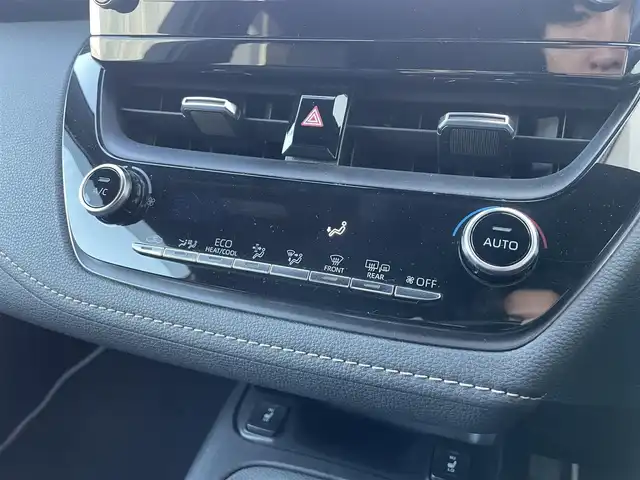 トヨタ カローラツーリング ハイブリッド ダブルバイビー 佐賀県 2019(令1)年 2.7万km スパークリングブラックパールクリスタルシャイン トヨタセーフティセンス/・プリクラッシュセーフティ/・レーダークルーズコントロール/・レーントレーシングアシスト/・オートマチックハイビーム/クリアランスソナー/純正ディスプレイオーディオ/・バックカメラ/・フルセグTV/BT/純正17インチAW/LEDヘッドライト/革巻きステアリング/ステアリングヒーター/プッシュスタート/電動パーキングスイッチ/ETC/社外前後ドラレコ/スペアキー×1