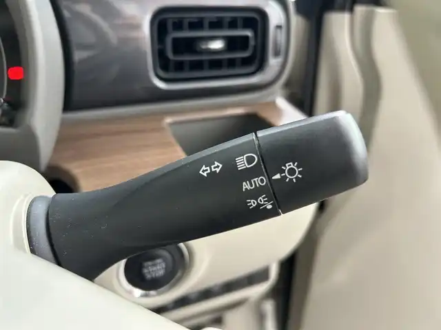 スズキ ラパン ＬＣ X 高知県 2023(令5)年 0.9万km フォーンベージュメタリック/アーバンブラウン 2トーン 社外ナビ/・フルセグTV/・Bluetoothオーディオ/スズキセーフティーサポート/・衝突被害軽減システム/・車線逸脱防止支援システム/・横滑り防止装置/シートヒーター/純正ETC/LEDヘッドライト/オートマチックハイビーム/コーナーセンサー/スペアキー×１/プッシュスタート