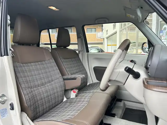 スズキ ラパン ＬＣ X 高知県 2023(令5)年 0.9万km フォーンベージュメタリック/アーバンブラウン 2トーン 社外ナビ/・フルセグTV/・Bluetoothオーディオ/スズキセーフティーサポート/・衝突被害軽減システム/・車線逸脱防止支援システム/・横滑り防止装置/シートヒーター/純正ETC/LEDヘッドライト/オートマチックハイビーム/コーナーセンサー/スペアキー×１/プッシュスタート