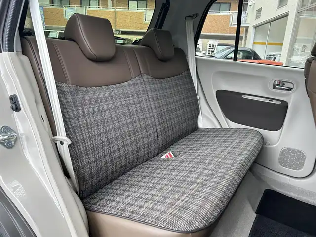 スズキ ラパン ＬＣ X 高知県 2023(令5)年 0.9万km フォーンベージュメタリック/アーバンブラウン 2トーン 社外ナビ/・フルセグTV/・Bluetoothオーディオ/スズキセーフティーサポート/・衝突被害軽減システム/・車線逸脱防止支援システム/・横滑り防止装置/シートヒーター/純正ETC/LEDヘッドライト/オートマチックハイビーム/コーナーセンサー/スペアキー×１/プッシュスタート