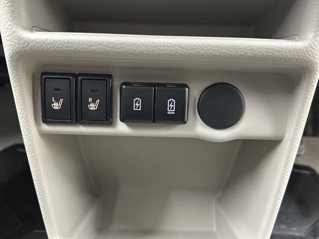 スズキ ラパン ＬＣ X 高知県 2023(令5)年 0.9万km フォーンベージュメタリック/アーバンブラウン 2トーン 社外ナビ/・フルセグTV/・Bluetoothオーディオ/スズキセーフティーサポート/・衝突被害軽減システム/・車線逸脱防止支援システム/・横滑り防止装置/シートヒーター/純正ETC/LEDヘッドライト/オートマチックハイビーム/コーナーセンサー/スペアキー×１/プッシュスタート