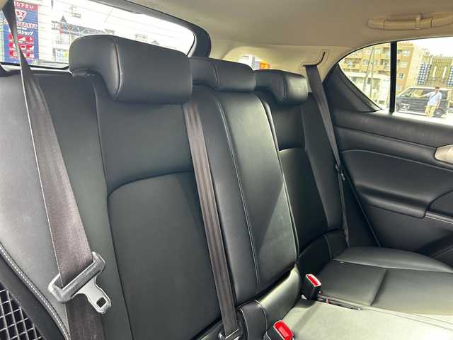 レクサス ＣＴ 200h バージョンC 富山県 2014(平26)年 9.2万km ブラック 禁煙車/純正ナビ/Bluetooth/フルセグ/CD/DVD再生/Blu-ray/USB/AUX/SD/バックカメラ/前方ドラレコ/パドルシフト/クルーズコントロール/オートライト/前席シートヒーター/前席パワーシート/運転席メモリー機能付きパワーシート/ステアリングスイッチ/ビルドインETC2.0