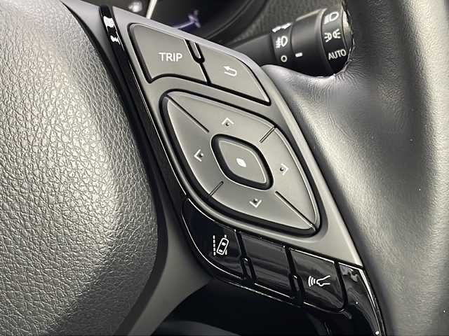トヨタ Ｃ－ＨＲ G 新潟県 2017(平29)年 5.3万km ブラックマイカ ディーラー純正メモリナビ/(NSZT-W66T)/(CD.DVD.SD.フルセグ.Bluetooth)/バックカメラ/トヨタセーフティセンス/・プリクラッシュセーフティ/・レーダークルーズコントロール/・レーンキープアシスト/・オートマチックハイビーム/・ブラインドスポットモニター/LEDオートライト/フォグランプ/コーナーセンサー/オートリトラミラー/EVモード/電子制御パーキングブレーキ.ブレーキホールド/ドライブレコーダー/ビルトインETC/プッシュスタート/スマートキー/純正フロアマット